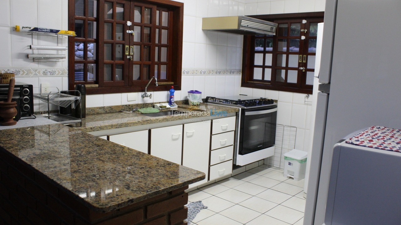 House for vacation rental in Bertioga (Praia de Guaratuba)
