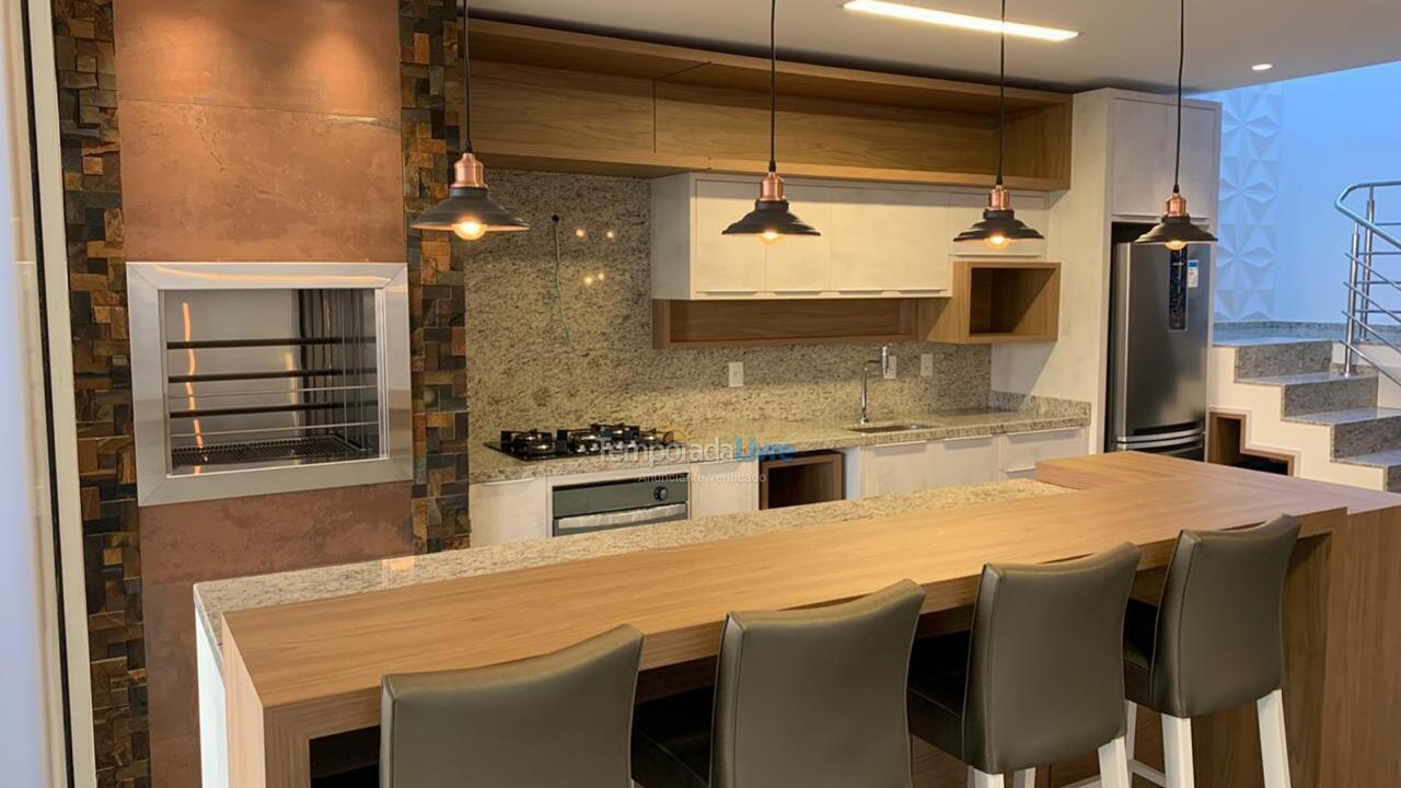 Casa para aluguel de temporada em Bombinhas (Canto Grande)