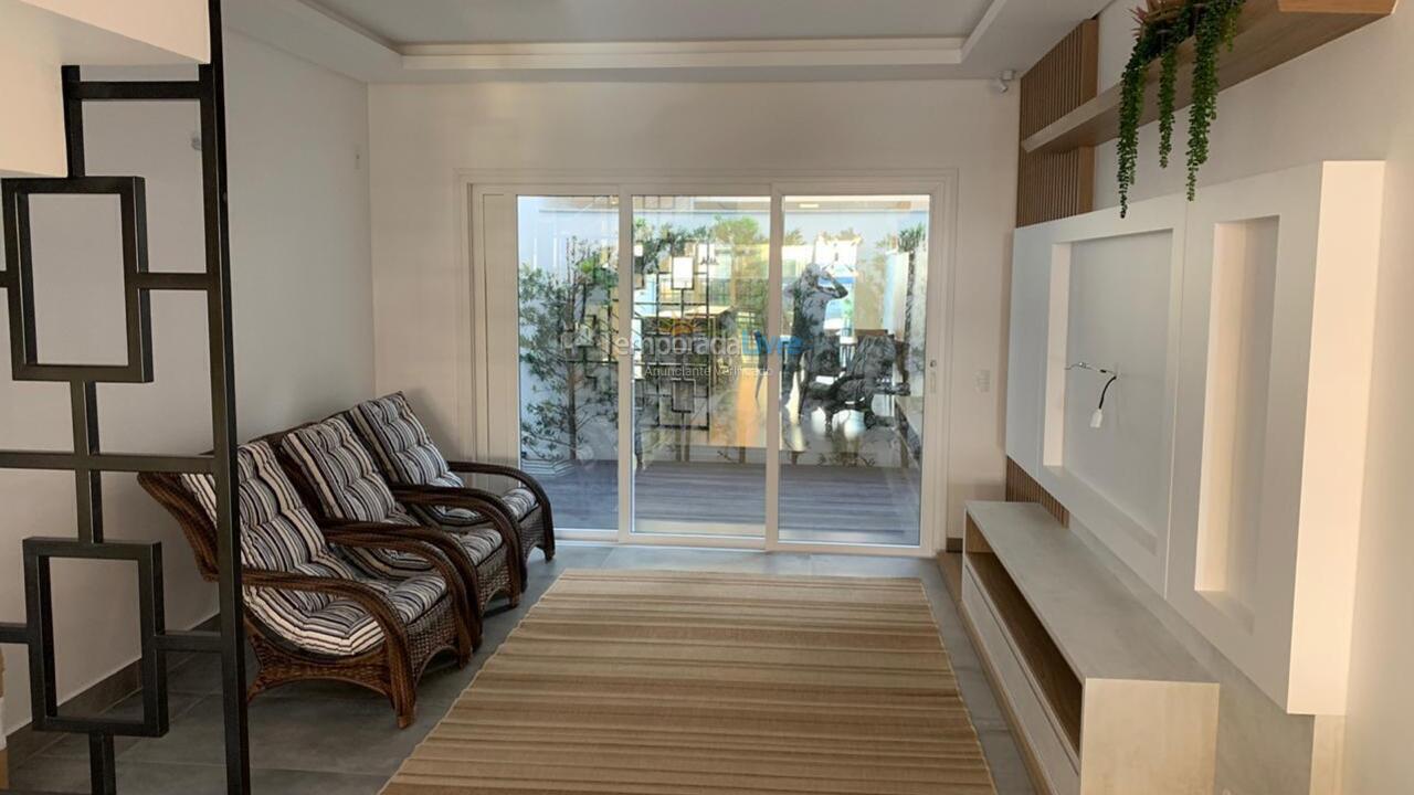 Casa para aluguel de temporada em Bombinhas (Canto Grande)