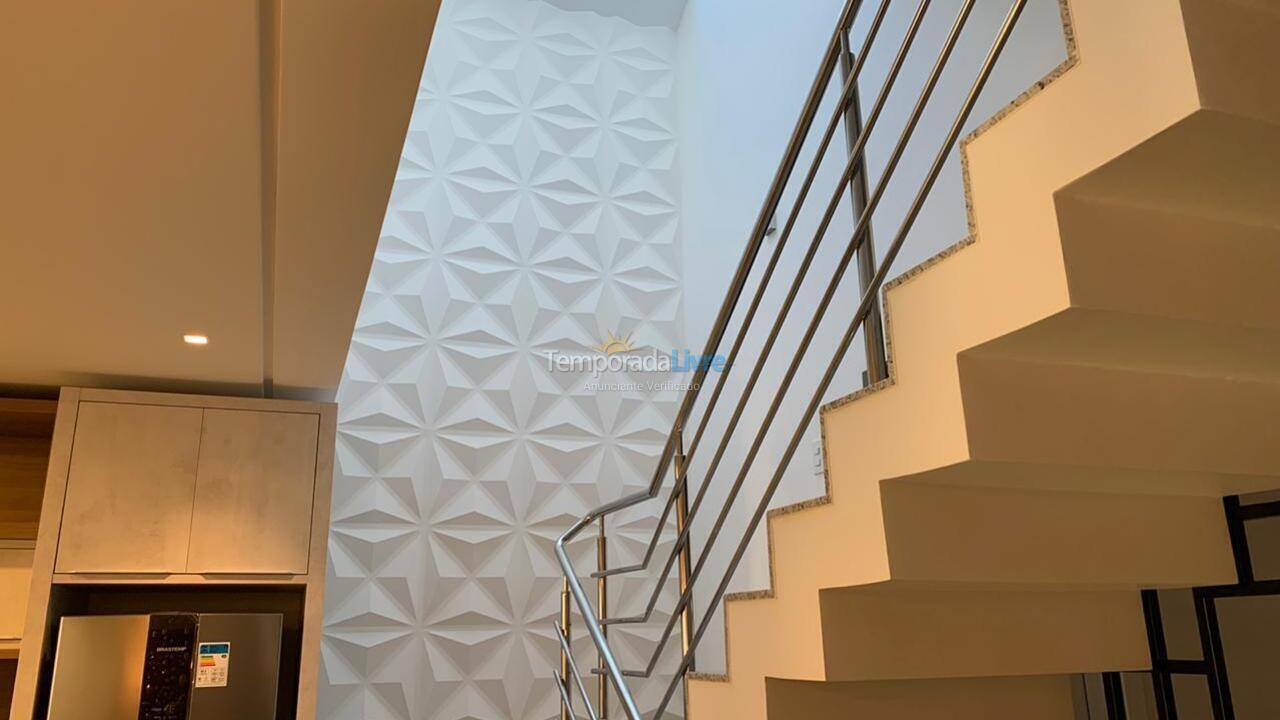 Casa para aluguel de temporada em Bombinhas (Canto Grande)