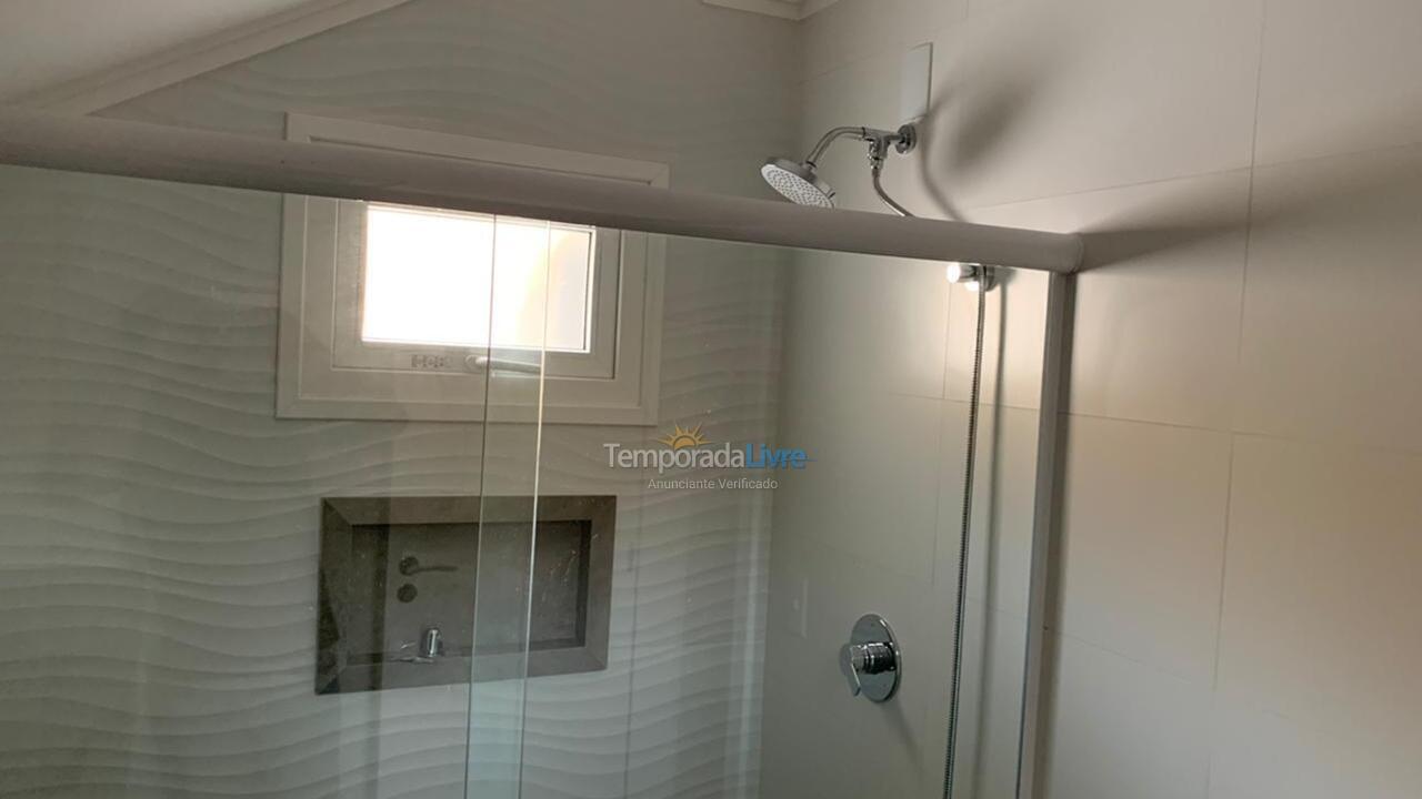 Casa para aluguel de temporada em Bombinhas (Canto Grande)