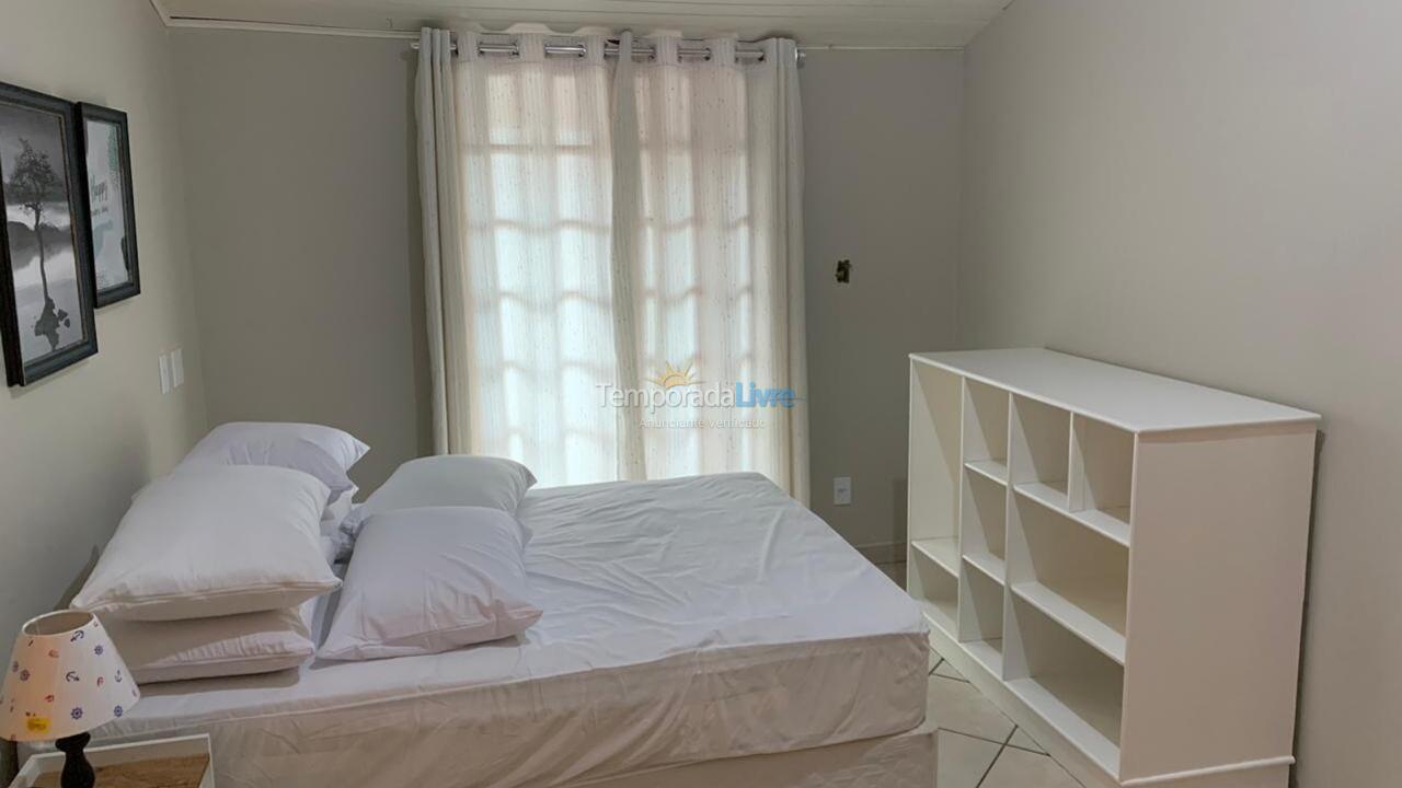 Apartamento para aluguel de temporada em Ubatuba (Praia Grande)