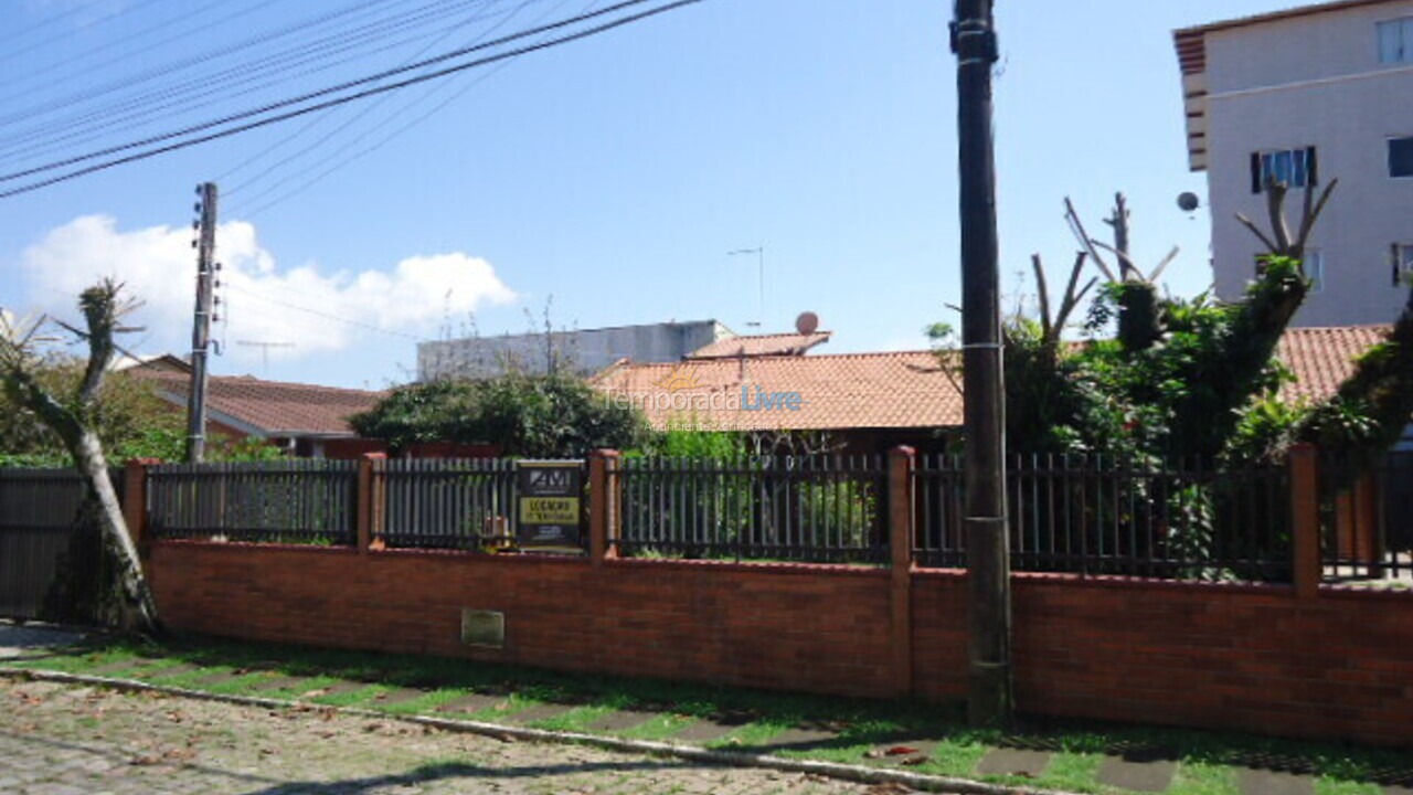 Casa para aluguel de temporada em São Francisco do Sul (Enseada)