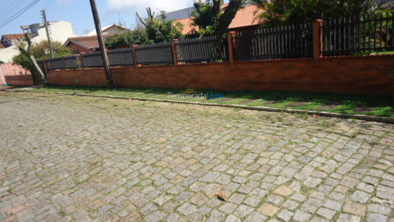 Casa para aluguel de temporada em São Francisco do Sul (Enseada)