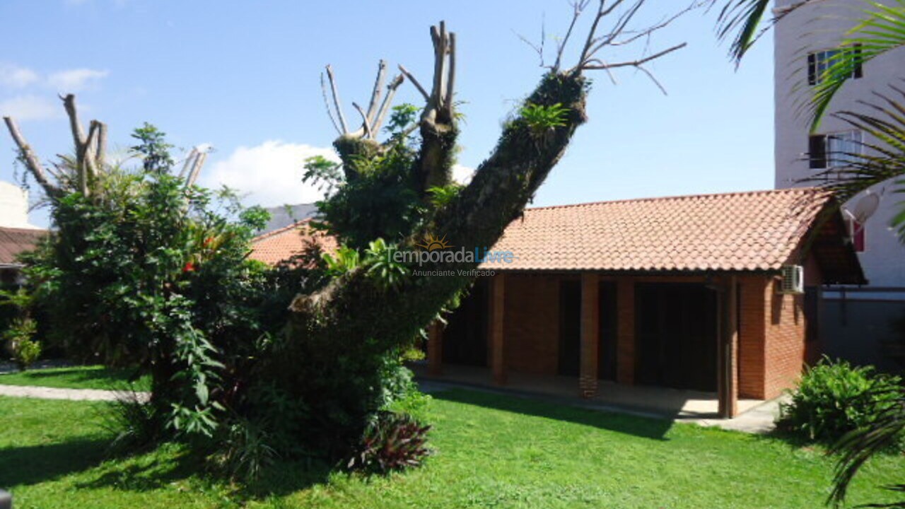 Casa para aluguel de temporada em São Francisco do Sul (Enseada)