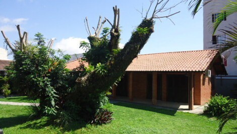 Linda casa térrea com AC nos 3 quartos