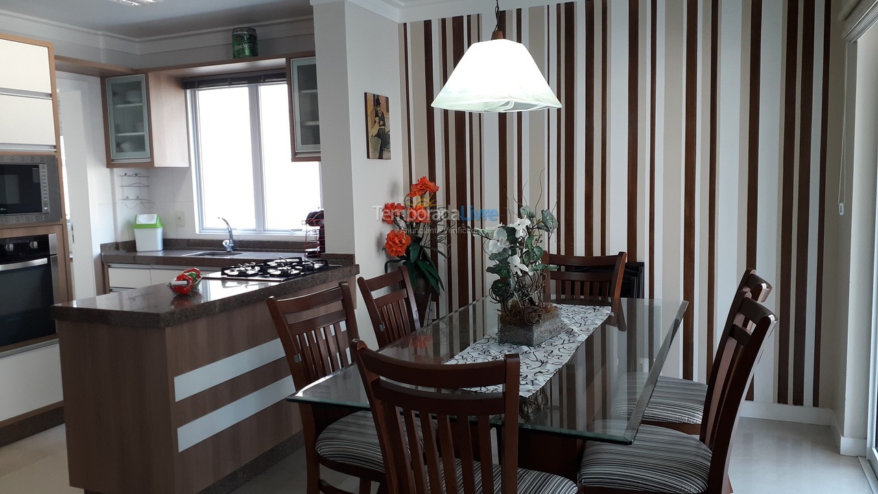 Apartamento para alquiler de vacaciones em Bombinhas (Praia de Bombas)