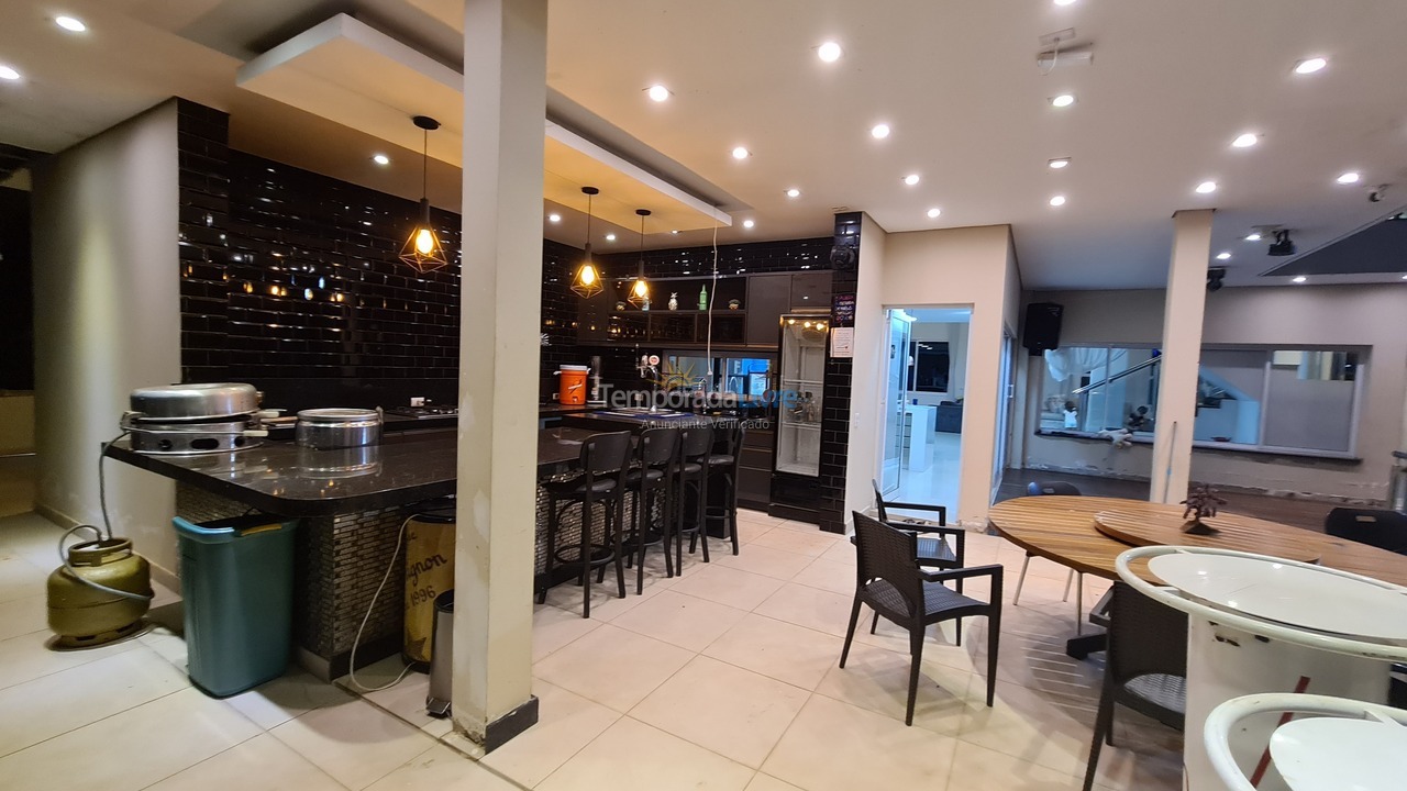 Casa para aluguel de temporada em Paranapanema (Riviera de Santa Cristina Xiii)