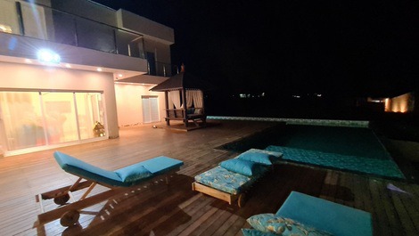 Incrível Mansão com Estrutura para Festas e Banquetes