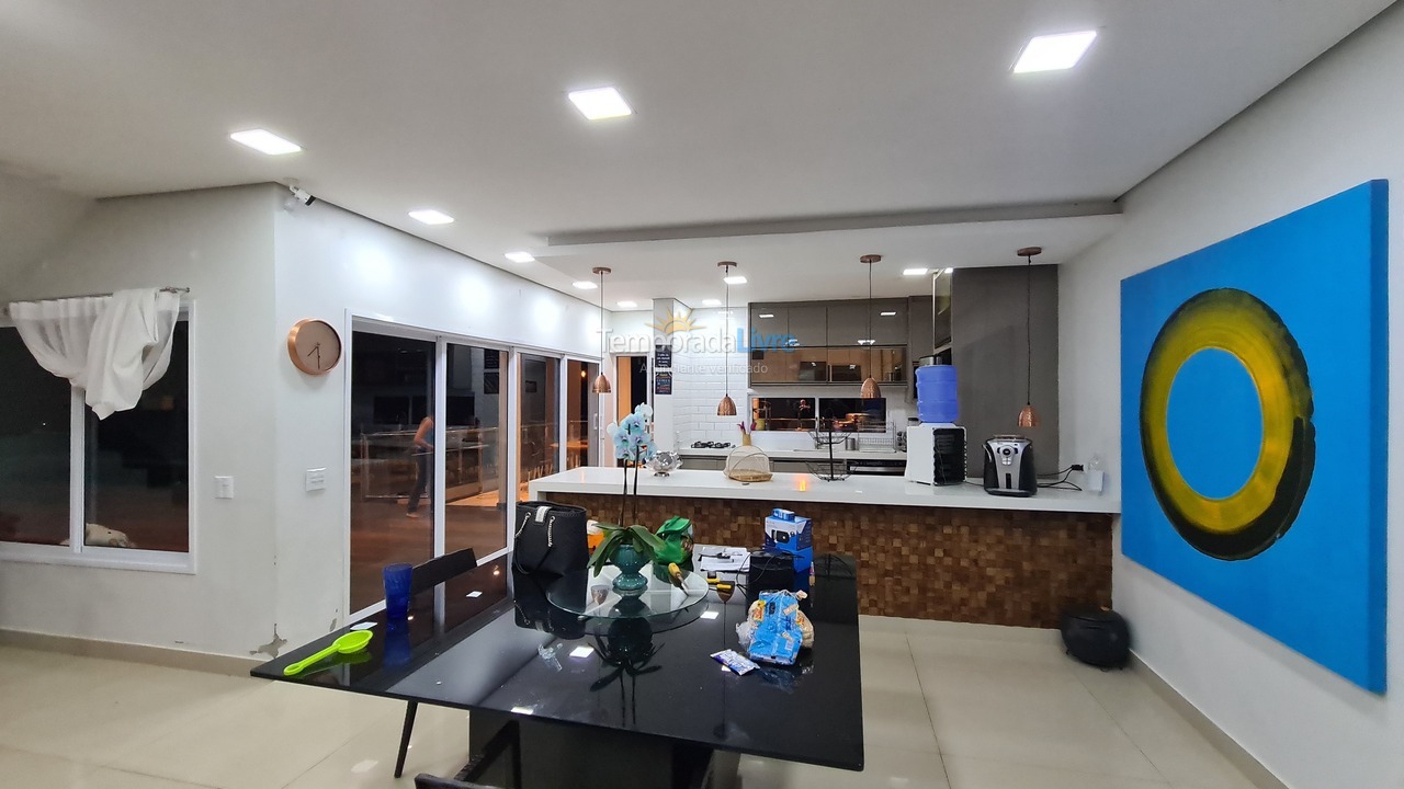 Casa para aluguel de temporada em Paranapanema (Riviera de Santa Cristina Xiii)