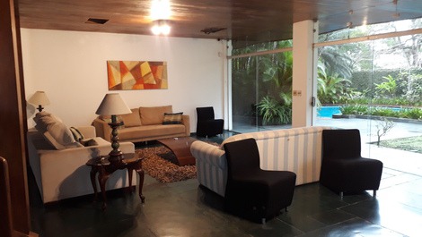 Preciosa casa a tan solo 200 m de la playa de Enseada