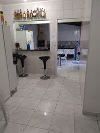 Bancos de bar no mezanino 