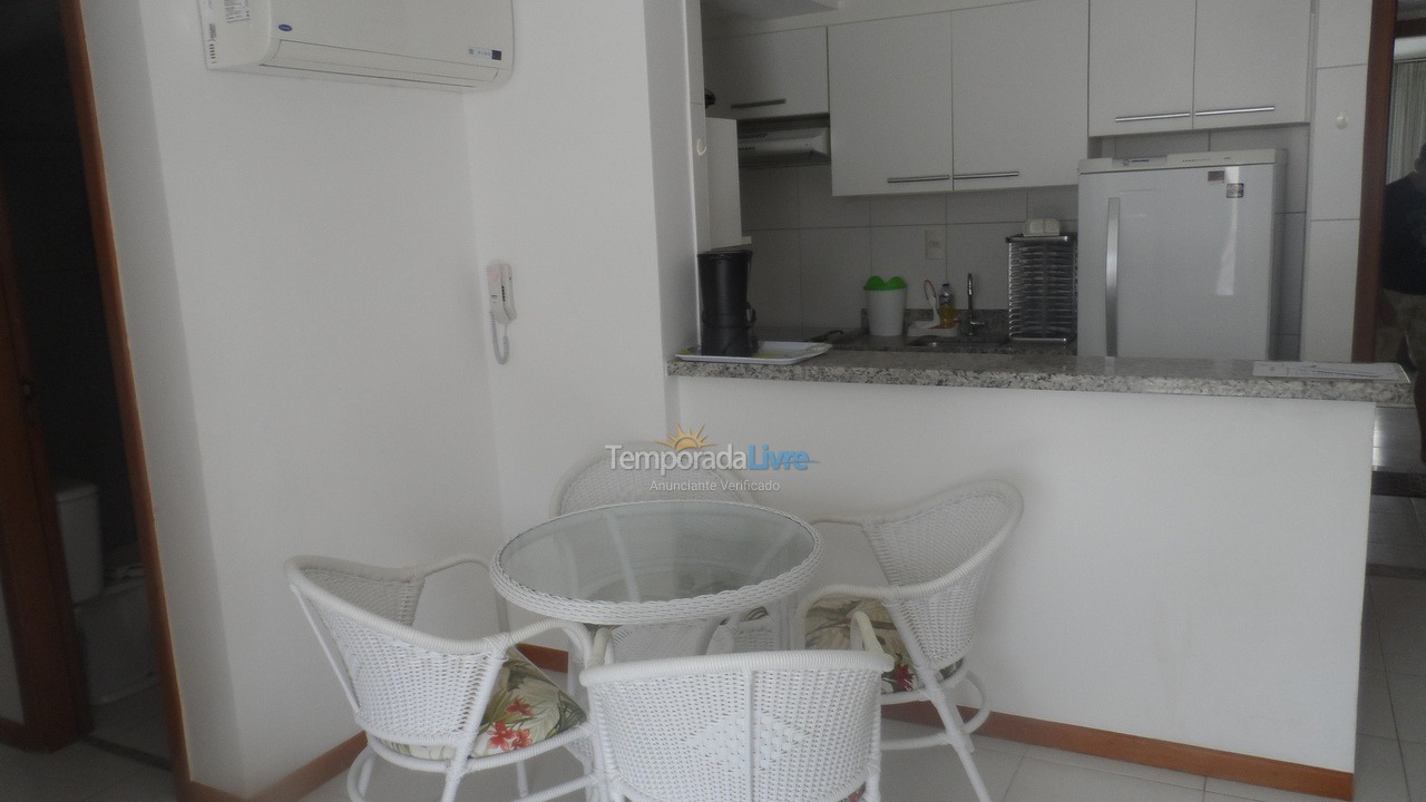 Apartamento para aluguel de temporada em Camaçari (Praia de Guarajuba)
