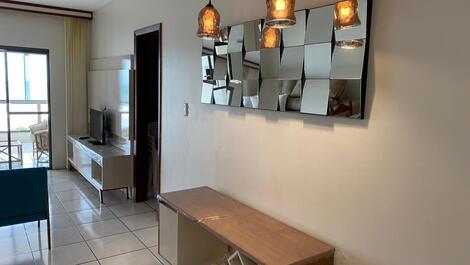 FRENTE AO MAR - 3 QUARTOS - NO CORAÇÃO DO BAIRRO MEIA PRAIA