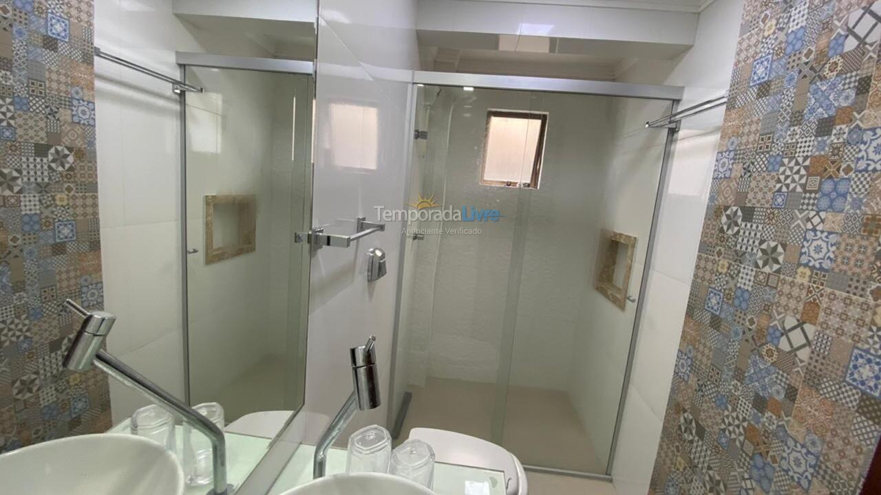 Apartamento para aluguel de temporada em Itapema (Meia Praia)