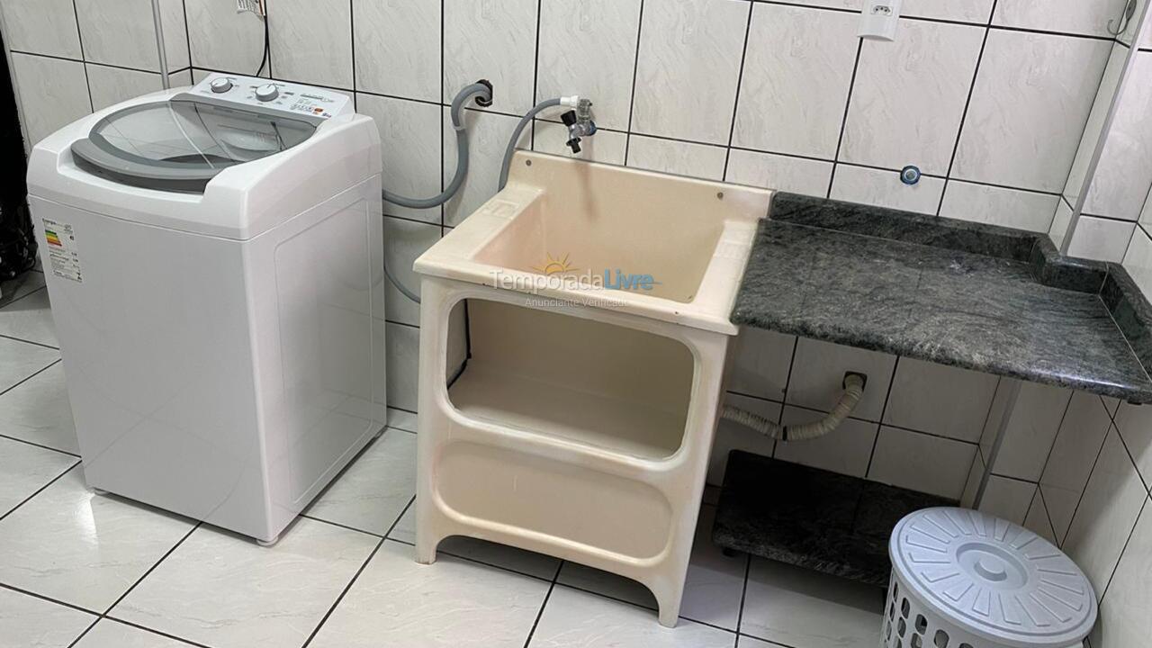 Apartamento para aluguel de temporada em Itapema (Meia Praia)