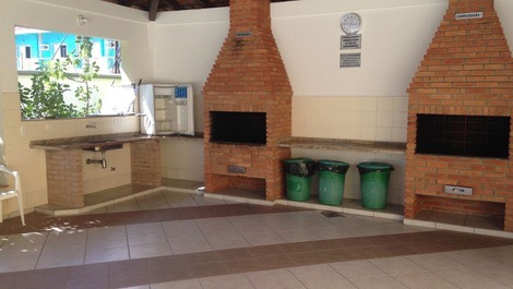 Churrasqueiras da área da piscina 