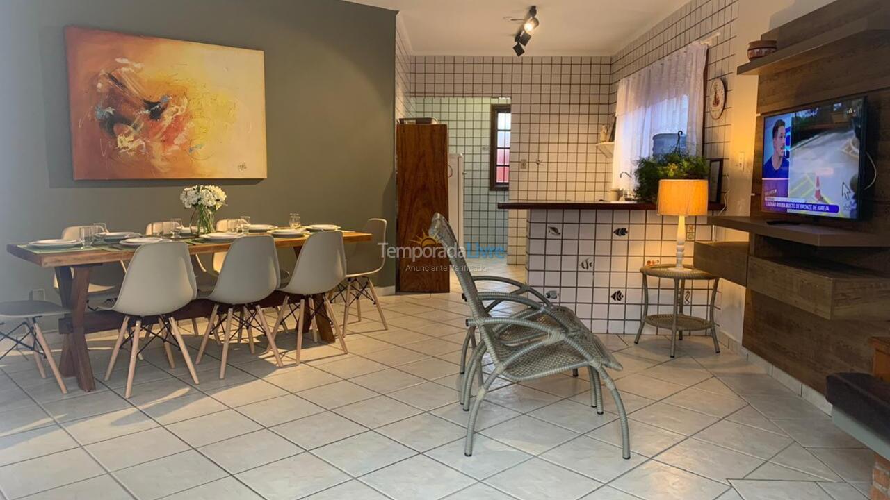 Apartamento para aluguel de temporada em Ubatuba (Praia Grande)