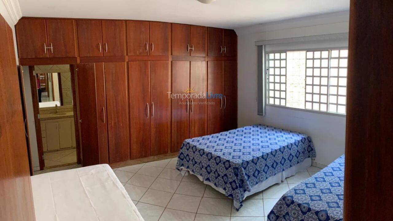 Chácara / sítio para aluguel de temporada em Goiânia (Chácaras)