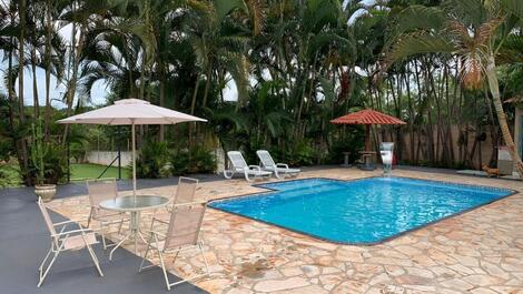 Piscina c/ombrellone