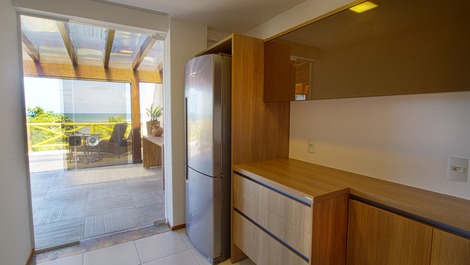 GUARAJUBA COBERTURA frente praia "Pé na Areia''