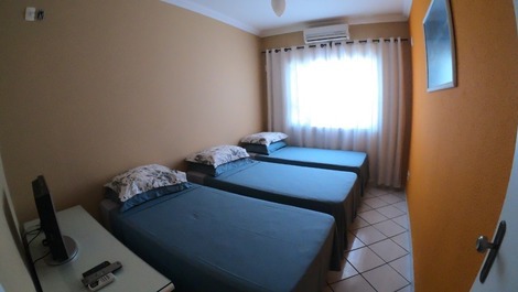 'Entire' house with heated pool and barbecue ;)