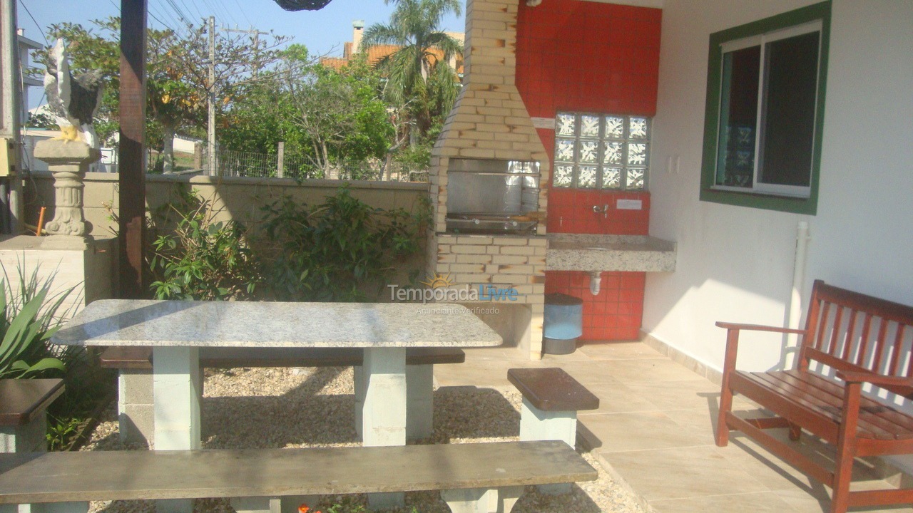 Casa para aluguel de temporada em Bombinhas (Canto Grande)