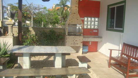 Sobrado com 3 ou 5 quartos na praia de Mariscal