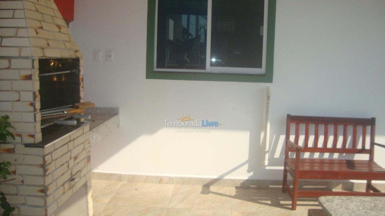 Casa para aluguel de temporada em Bombinhas (Canto Grande)