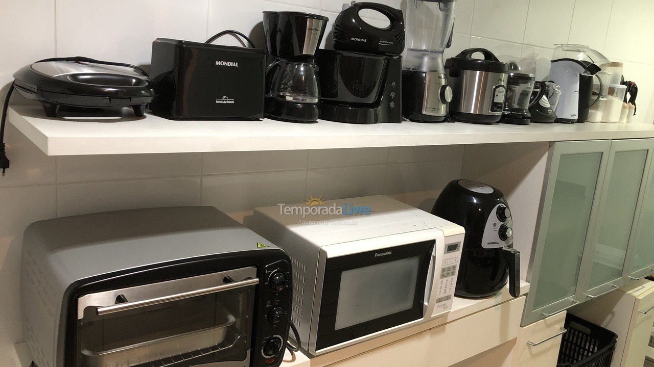 Apartamento para aluguel de temporada em Guarujá (Pitangueiras)