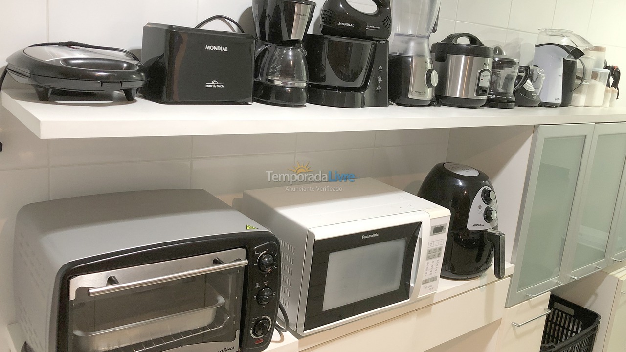 Apartamento para aluguel de temporada em Guarujá (Pitangueiras)