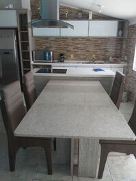 Casa bem aconchegante, venha curtir Florianópolis com a família