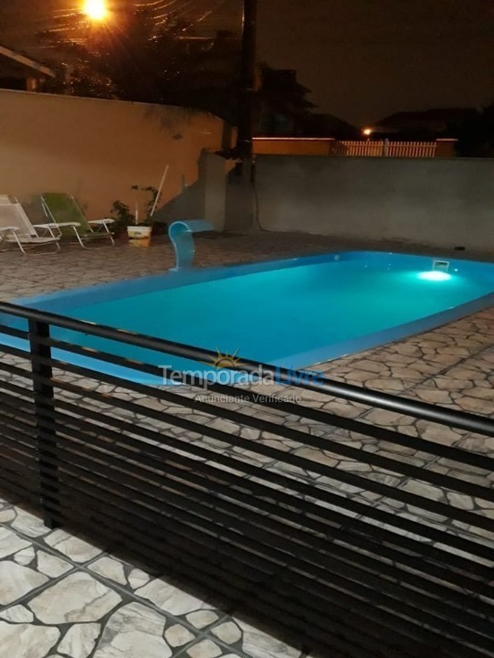 Casa para aluguel de temporada em São Francisco do Sul (Enseada)