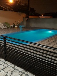 Belíssimo sobrado com Ac em todos os quartos, piscina,WI-FI