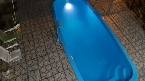 Belíssimo sobrado com Ac em todos os quartos, piscina,WI-FI