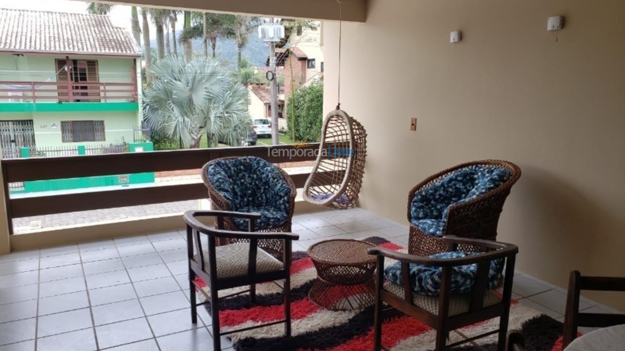 Casa para aluguel de temporada em São Francisco do Sul (Enseada)