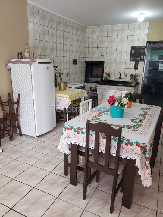 Casa para aluguel de temporada em São Francisco do Sul (Enseada)