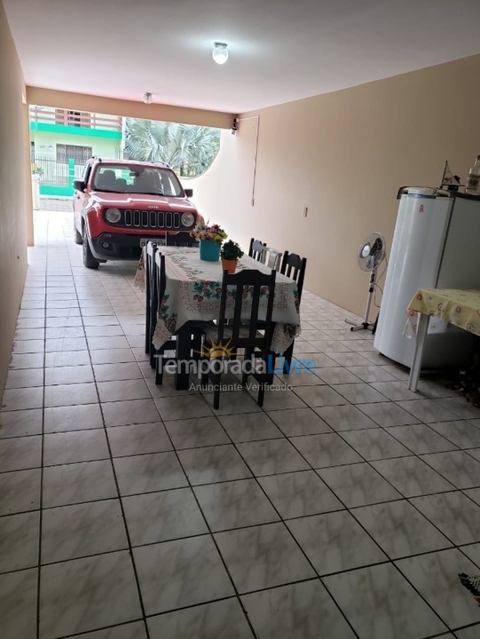 Casa para aluguel de temporada em São Francisco do Sul (Enseada)