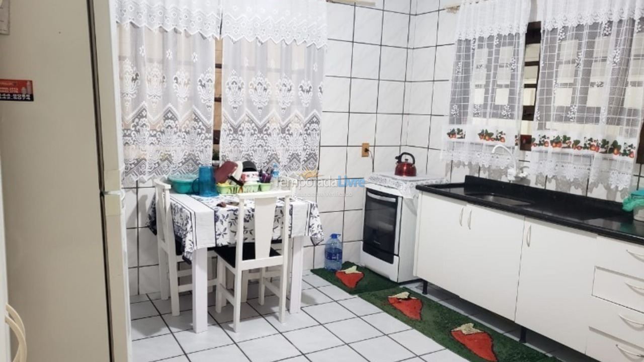 Casa para aluguel de temporada em São Francisco do Sul (Enseada)