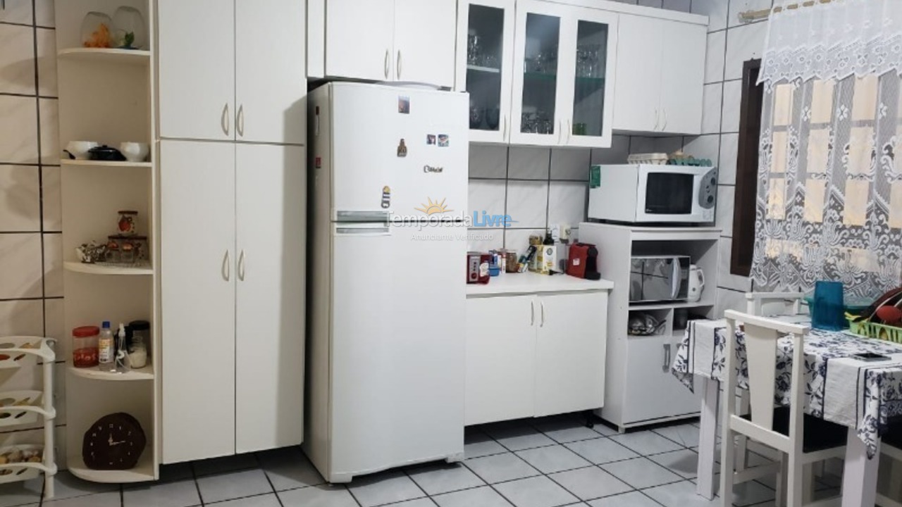 Casa para aluguel de temporada em São Francisco do Sul (Enseada)