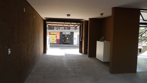 entrada da garagem com portão automático