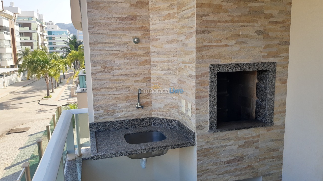 Apartamento para aluguel de temporada em Governador Celso Ramos (Praia de Palmas)