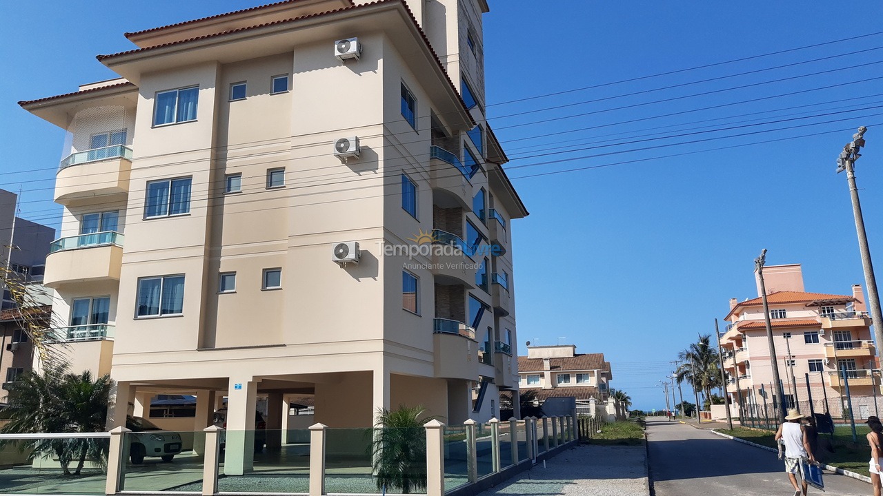 Apartamento para aluguel de temporada em Governador Celso Ramos (Praia de Palmas)