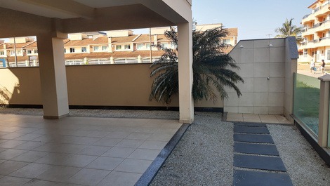 Garagem + chuveiro área externa 