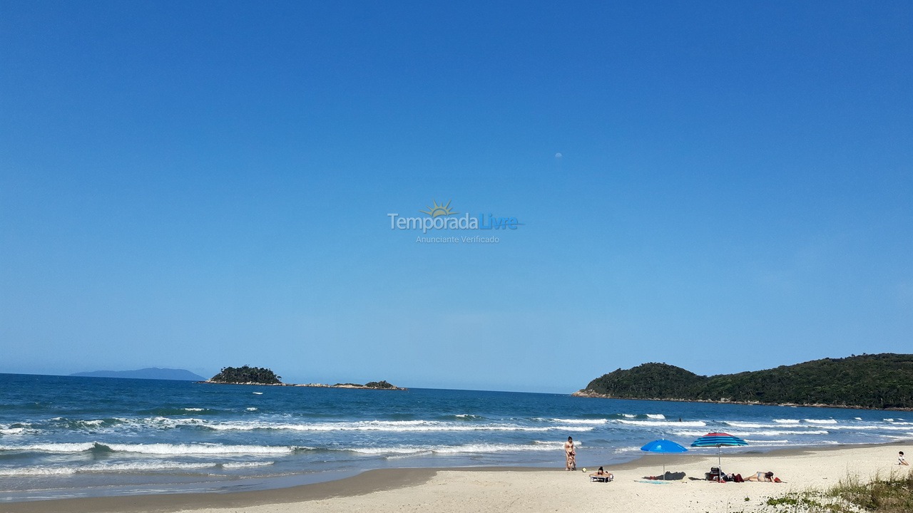 Apartamento para aluguel de temporada em Governador Celso Ramos (Praia de Palmas)