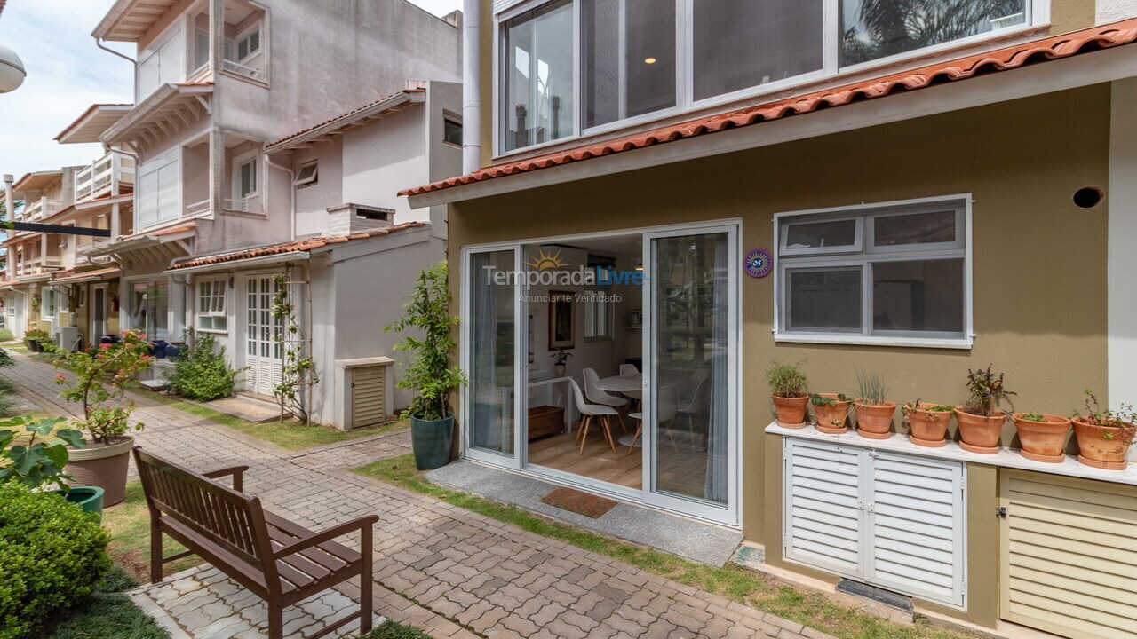 Casa para aluguel de temporada em Florianópolis (Jurere Tradicional)