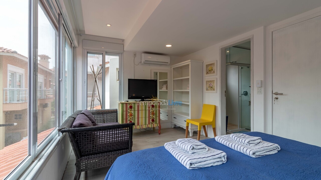 Casa para aluguel de temporada em Florianópolis (Jurere Tradicional)