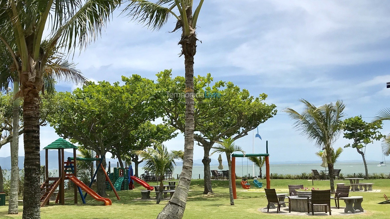 Casa para aluguel de temporada em Florianópolis (Jurere Tradicional)