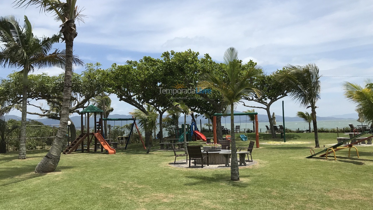 Casa para aluguel de temporada em Florianópolis (Jurere Tradicional)