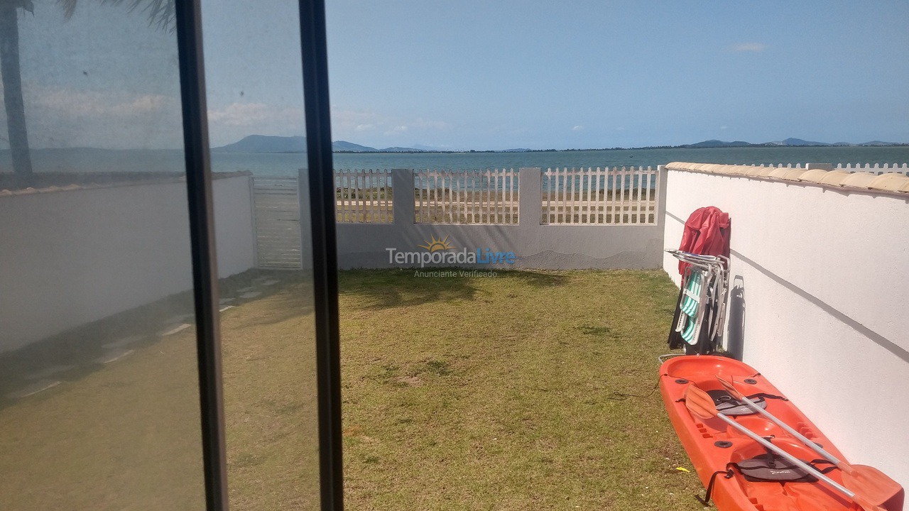 Casa para aluguel de temporada em Arraial do Cabo (Figueira)
